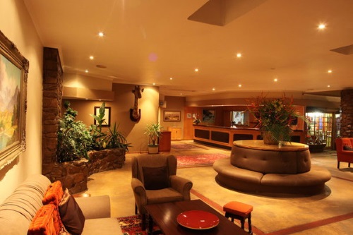 Numbi Hotel lounge